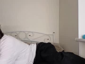 Crispymango Chaturbate stream image from August 22, 2025