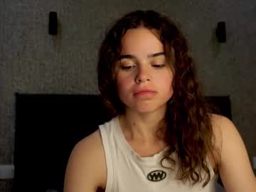 Milyclar Chaturbate stream image from August 22, 2025