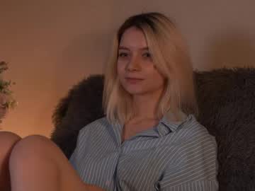 Cassie130505 Chaturbate stream image from August 22, 2025