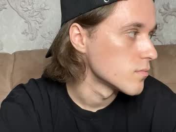 Eric_Blond Chaturbate stream image from August 22, 2025