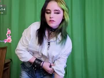 Gemmafulwood Chaturbate stream image from August 22, 2025