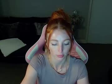 Red_Firesquirt Chaturbate stream image from August 22, 2025