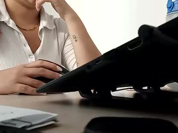 Blanquita102530 Chaturbate stream image from August 22, 2025