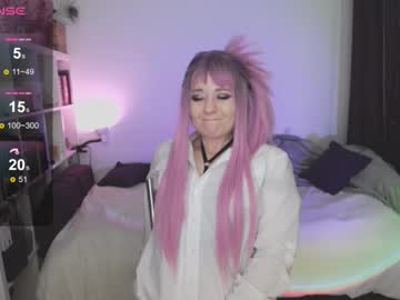 Eviecuster Chaturbate stream image from August 22, 2025