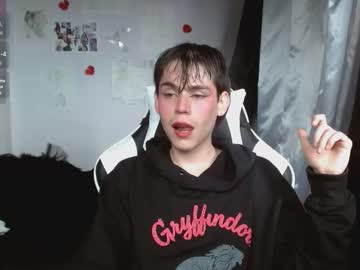Shun_Sun Chaturbate stream image from August 22, 2025