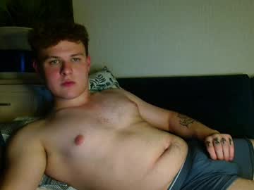 Yulius_Hasenberg Chaturbate stream image from August 22, 2025