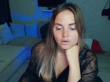 Crystalemily Chaturbate stream image from August 22, 2025