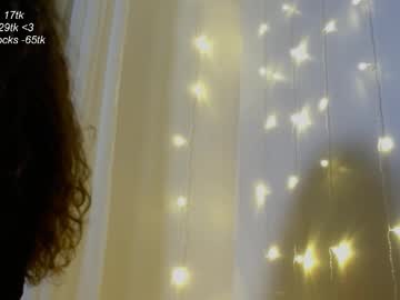 Leia_Bell Chaturbate stream image from August 22, 2025