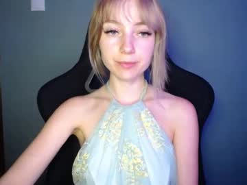 Luciacam20 Chaturbate stream image from August 22, 2025