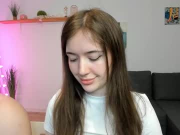 Kiki_Mcflurry Chaturbate stream image from August 22, 2025