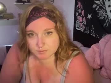 Yourthickgingergoddess Chaturbate stream image from August 22, 2025