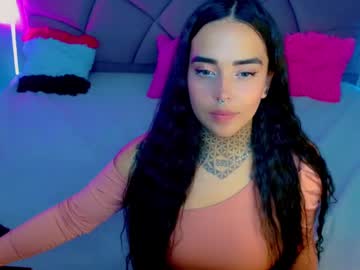 Carolaine01 Chaturbate stream image from August 22, 2025