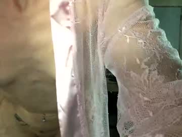 Theauroravee Chaturbate stream image from August 22, 2025