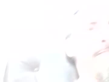 8intenn Chaturbate stream image from August 23, 2025