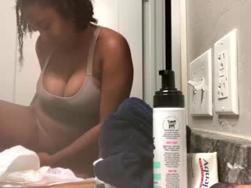 Spoilprincesschloee Chaturbate stream image from August 23, 2025