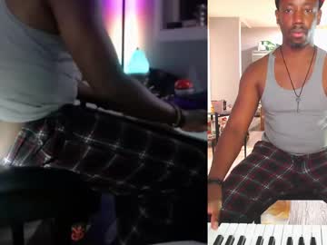 Bicepsandfrot Chaturbate stream image from August 23, 2025