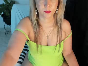 Estrellah__ Chaturbate stream image from August 23, 2025