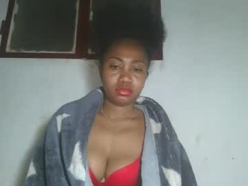 Meraldaaaa Chaturbate stream image from August 23, 2025