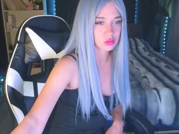 Mezzalunaa Chaturbate stream image from August 23, 2025