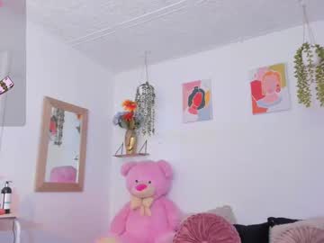 Lilasweet23 Chaturbate stream image from August 23, 2025
