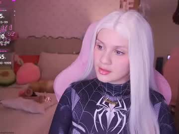 Angelytaxx Chaturbate stream image from August 23, 2025