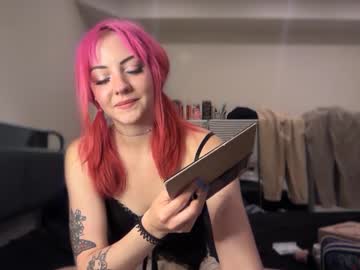 Elliestone1 Chaturbate stream image from August 23, 2025