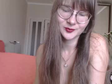 Kiragoldens Chaturbate stream image from August 23, 2025