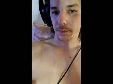 Averageguytv Chaturbate stream image from August 23, 2025