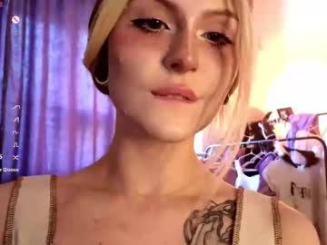 Emimiy Chaturbate stream image from August 23, 2025