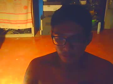 Kwwyatmeeiws Chaturbate stream image from August 23, 2025