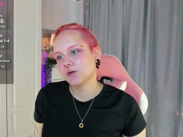 Melaniecuti Chaturbate stream image from August 23, 2025