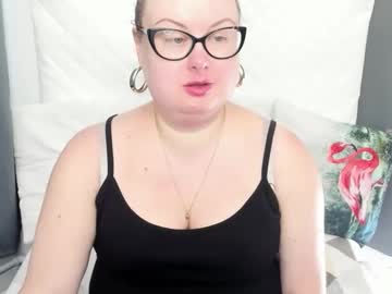 Bonnieshining Chaturbate stream image from August 23, 2025