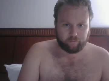Imonlyaverage Chaturbate stream image from August 23, 2025