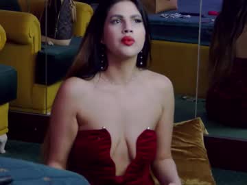 Juliaharveyy Chaturbate stream image from August 23, 2025
