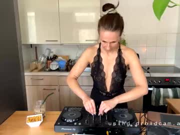 Lanabln Chaturbate stream image from August 23, 2025