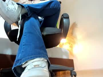 Alma_Fenix Chaturbate stream image from August 23, 2025