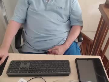 Bi_Fat_Guy Chaturbate stream image from August 23, 2025