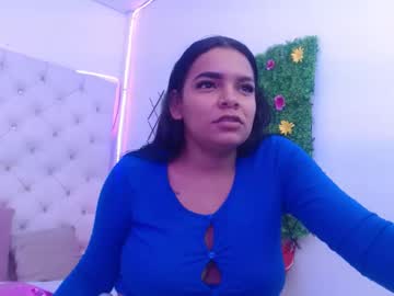 Chloee_Hott_ Chaturbate stream image from August 23, 2025