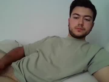 Lucrativebong Chaturbate stream image from August 23, 2025