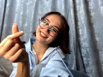 Yuonneespe Chaturbate stream image from August 23, 2025