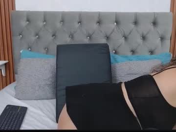 Gissellsaenz Chaturbate stream image from August 23, 2025