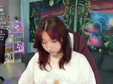 Clarabenson Chaturbate stream image from August 23, 2025