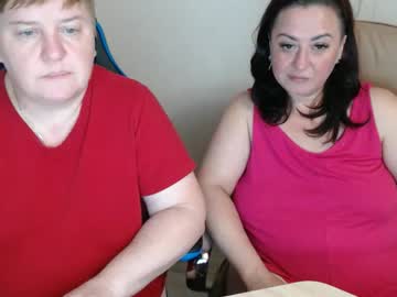 Xmollyjanex Chaturbate stream image from August 23, 2025