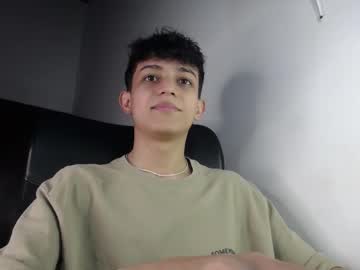 Zarekneo Chaturbate stream image from August 23, 2025