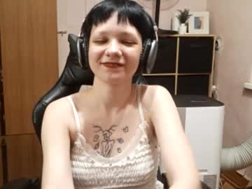 Cathrynmadlung Chaturbate stream image from August 23, 2025