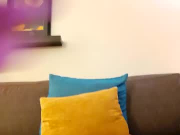 Hugeselffacial Chaturbate stream image from August 23, 2025