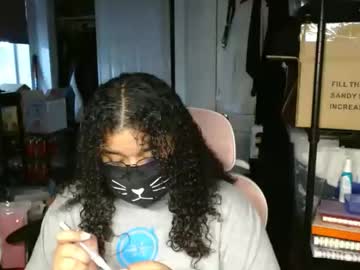 Curly9311 Chaturbate stream image from August 23, 2025