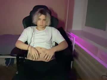 Focuswhite Chaturbate stream image from August 23, 2025