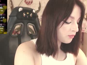 Britneybarker Chaturbate stream image from August 24, 2025