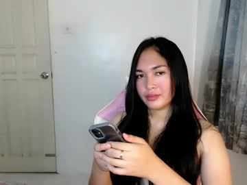 Holymolly17 Chaturbate stream image from August 24, 2025